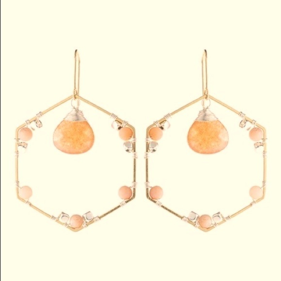 Natural STONE BEADED HEXAGON DROP EARRINGS-PEACH.  BEAUTIFUL. - Picture 1 of 1